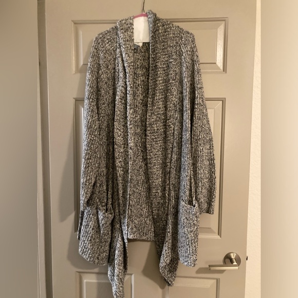 Plus size, 3x, oversized comfy cardigan with deep outside pockets - Picture 1 of 1